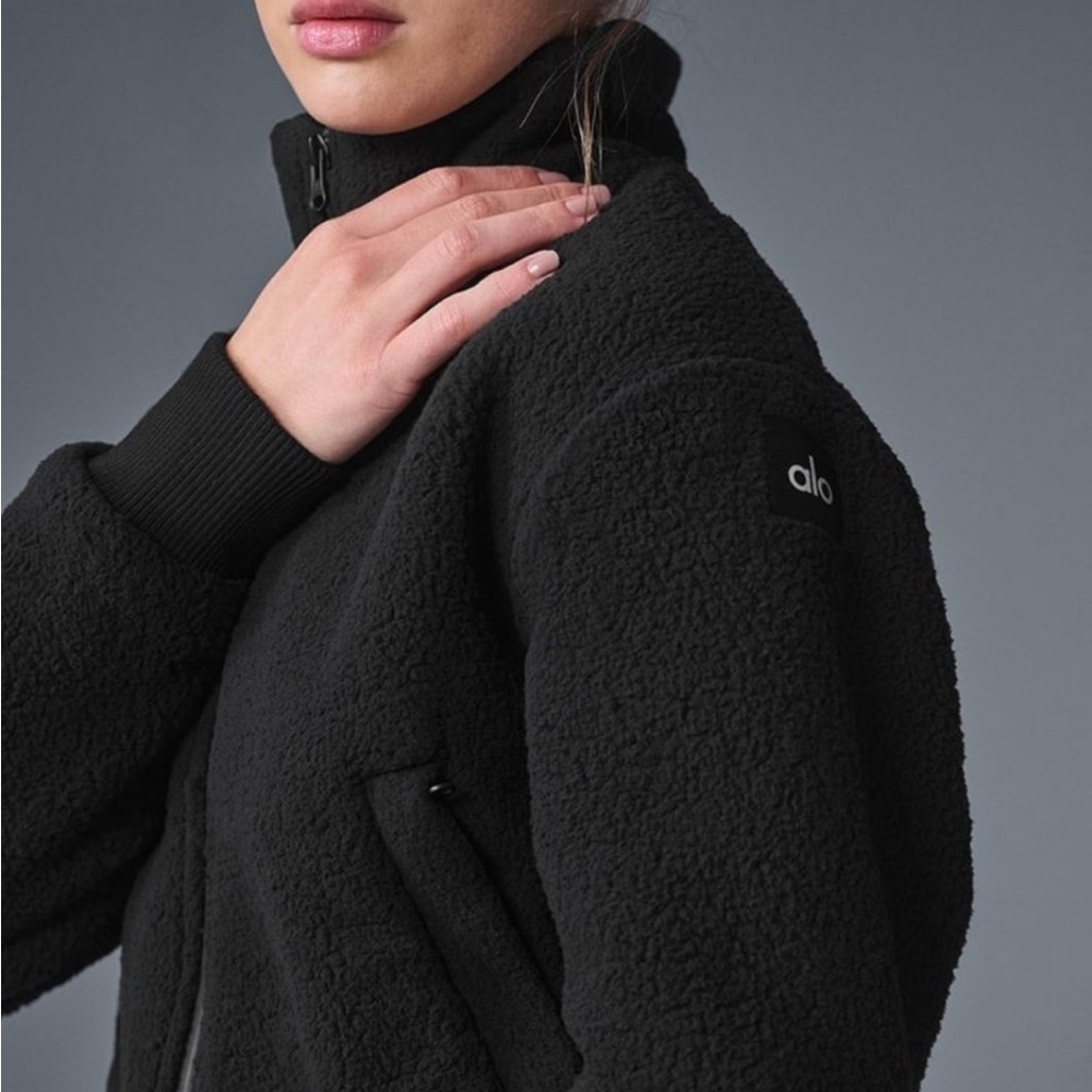 ALO Yoga Women’s Black Teddy Sherpa Jacket